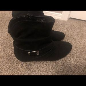 Black express booties